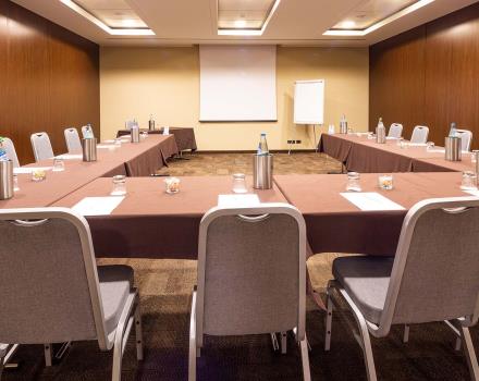 Organize your meeting with Hotel Goldenmile Milan, 4 stars in Trezzano on the Naviglio, just outside Milan!