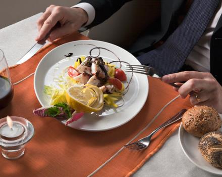 Das Restaurant des Hotels Best Western Hotel Golden Mile in Mailand Trezzano Sul Naviglio bietet Ihnen Kostproben der Lokalküche